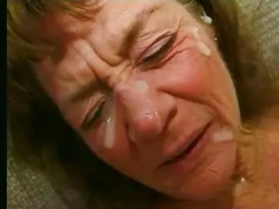 Mijn mollige tienervriendin porno 18 jaar neuken