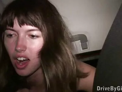 Deepthroat van tiener sex film kijken en cum in mond