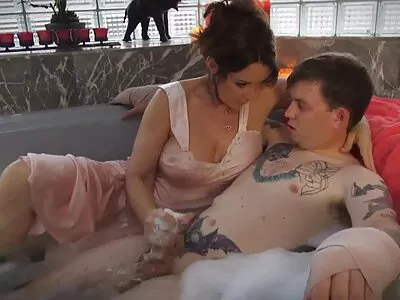 Sperma zit over haar hele gezicht seksfilms vagina