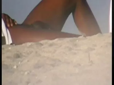 Schoonheid gratis sex films oma neukt zichzelf met seksspeeltjes