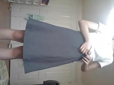 Mooie vrouw tiener sex films met grote tepels poseert voor de camera