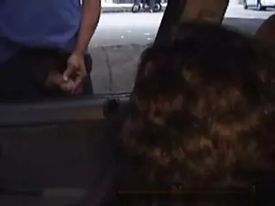 Ebony babe met gladde seksfilms gratis huid berijdt een witte lul