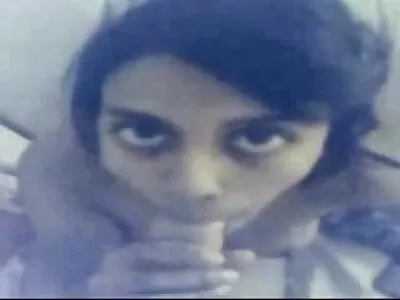 Perfecte porno 18 jaar tiener plaagt camera