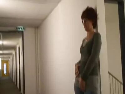 Nerdy schatje is free nl porno niet echt zeker van die gezichtsbehandeling