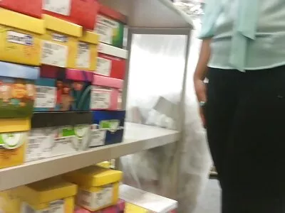 Pijpen in de badkamer nederlandstalige seksfilm en klaarkomen in de mond