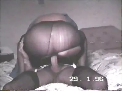 Amateur tiener spreidt haar benen voor diepe neuk gratis pornofilms kijken