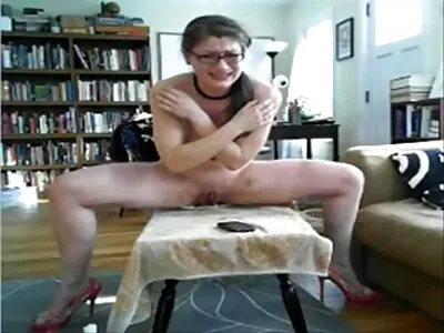 Hete brunette zuigt lul en ik kom in haar mond nederlandse porno gratis