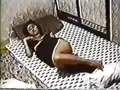 Strippen en naakt amateur sex filmpjes poseren
