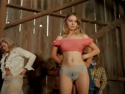 Mooie rijpe blonde vriendin wordt volledig gedomineerd door een zwarte pik,!verdomme! sexfilm kijken