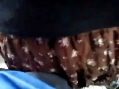 Een 123gratis sexfilmpjes blondine met platte borst speelt met haar tieten